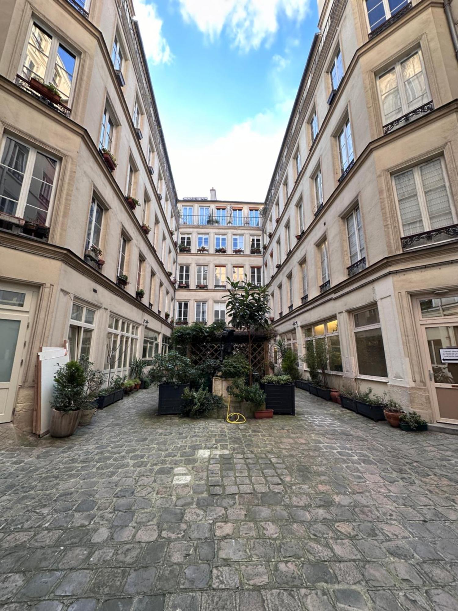 Apartamento Marais Rooftop Studio - Metro Filles Du Calvaire París Exterior foto
